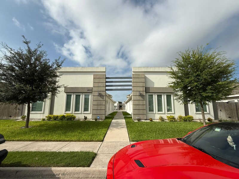4717 Mulberry Ave in McAllen, TX - Building Photo