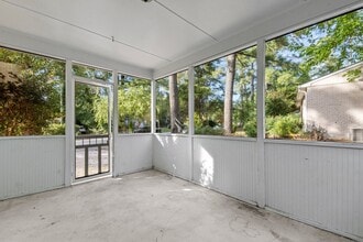 1613 Seminole Trail in Raleigh, NC - Foto de edificio - Building Photo