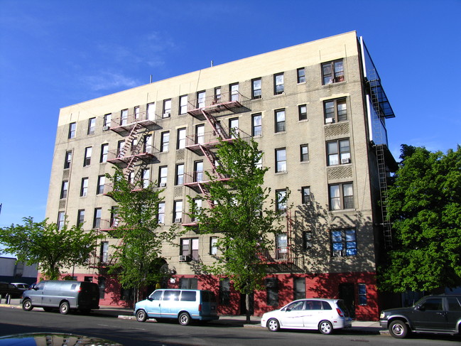 864 E 149th St in Bronx, NY - Foto de edificio - Building Photo