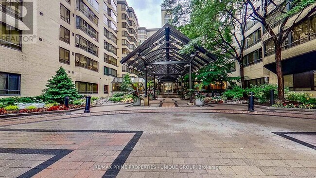 211 St Patrick St in Toronto, ON - Building Photo - Building Photo