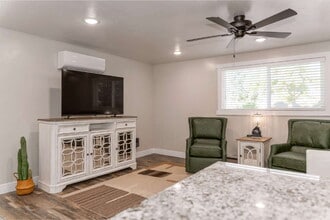 451 W 200 S in Vernal, UT - Building Photo - Building Photo