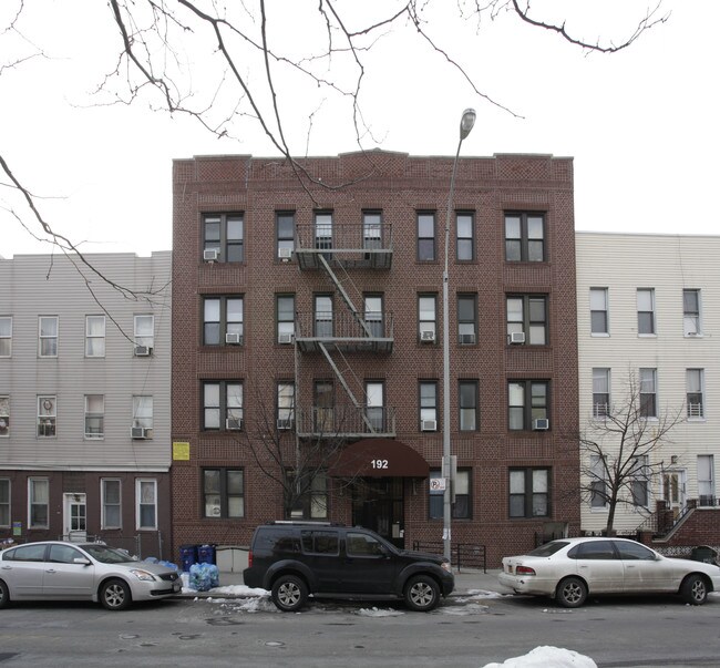 192 Huron Street in Brooklyn, NY - Building Photo - Building Photo