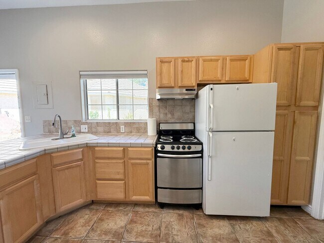 4191 Dustin Ave in Las Vegas, NV - Building Photo - Building Photo