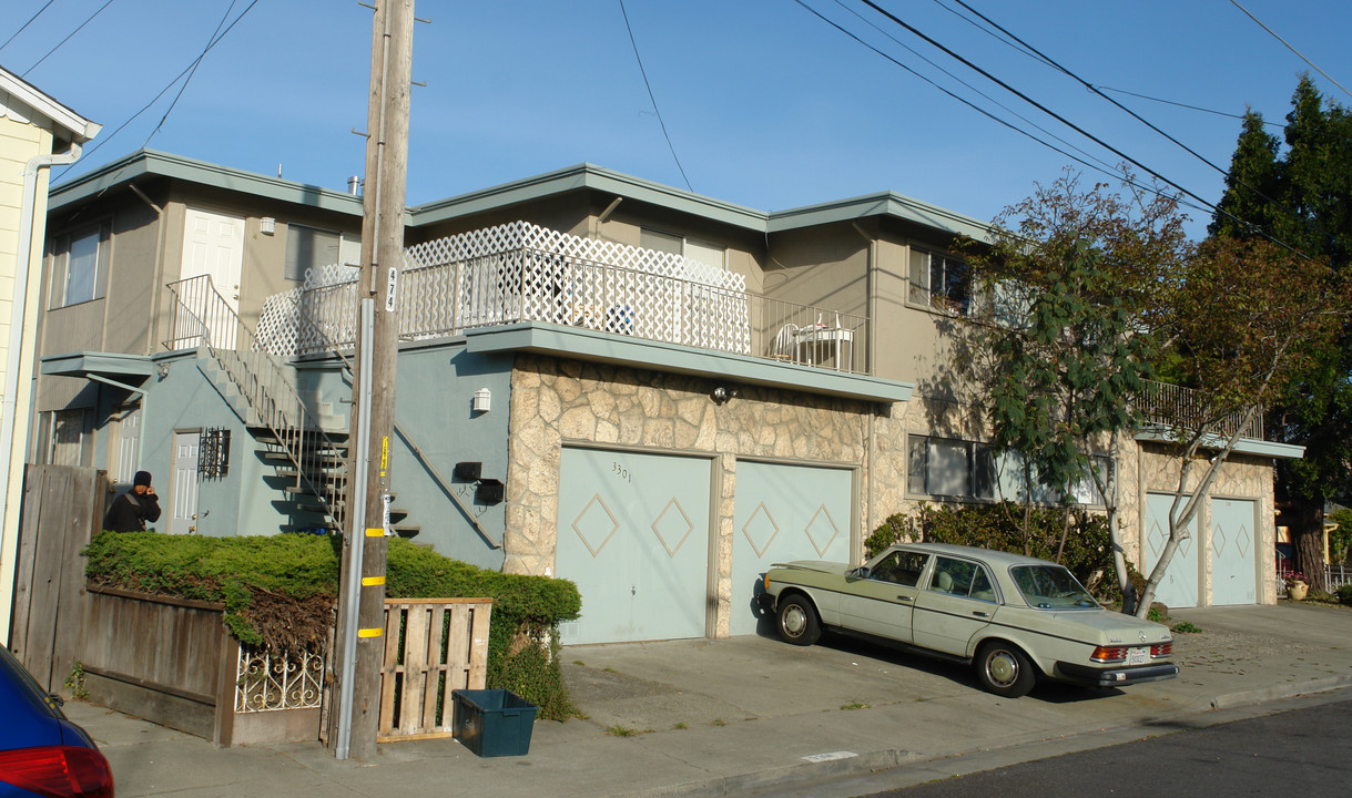 3301 Belmont Ave in El Cerrito, CA - Building Photo