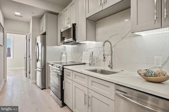 1355 Bryant St NE, Unit 5 in Washington, DC - Foto de edificio - Building Photo