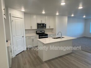 1088 N 1840 W in Farmington, UT - Building Photo - Building Photo