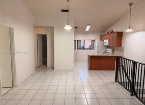 7880 W 29th Way in Hialeah, FL - Building Photo
