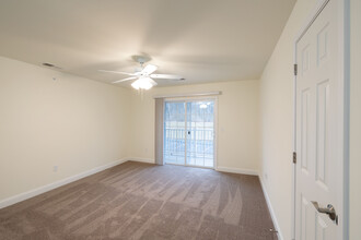 King's Isle Senior Living in Mechanicville, NY - Building Photo - Interior Photo