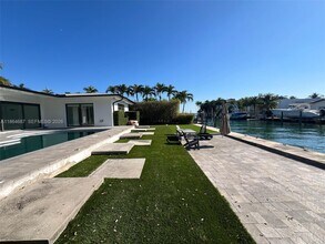 2062 NE 121st Rd in North Miami, FL - Building Photo - Building Photo