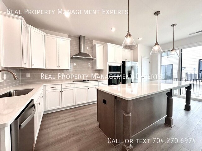 15328 Ballancroft Pkwy in Charlotte, NC - Building Photo - Building Photo