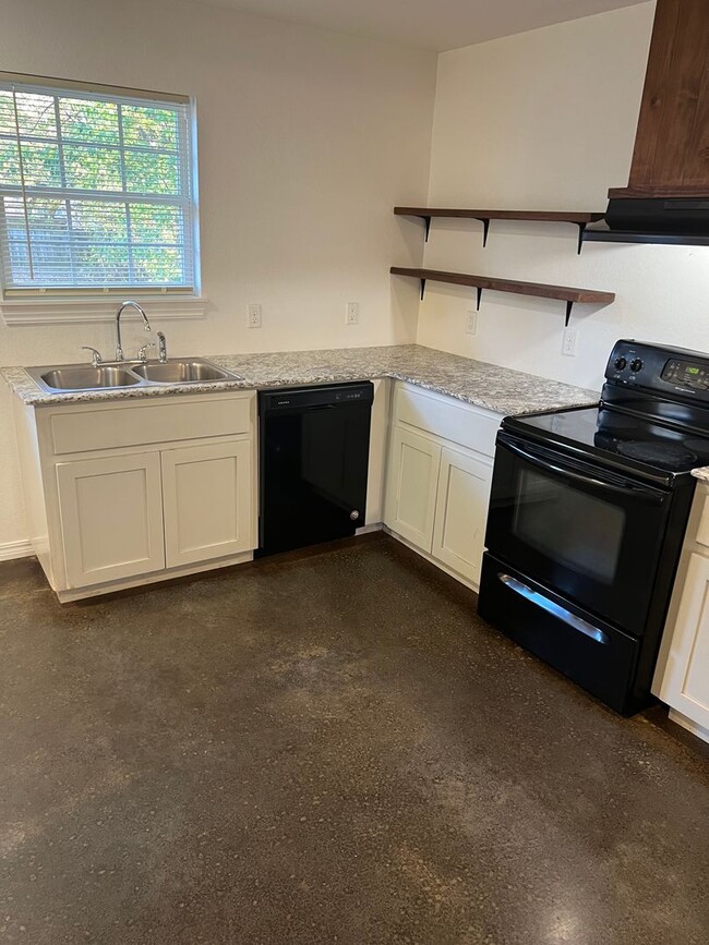 722 Drennen St-Unit -722 DRENNEN ST-B in Van Buren, AR - Building Photo - Building Photo