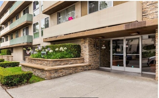 525 N Sycamore Ave in Los Angeles, CA - Building Photo - Building Photo