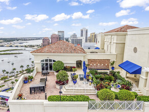 201 S Narcissus Ave in West Palm Beach, FL - Foto de edificio - Building Photo