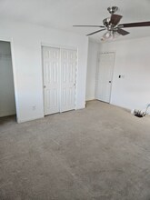 7204 Mountain Den Ave in Las Vegas, NV - Building Photo - Building Photo