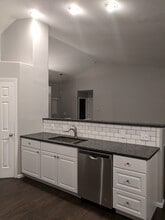 1913 Crestview Dr in Johnstown, CO - Foto de edificio - Building Photo