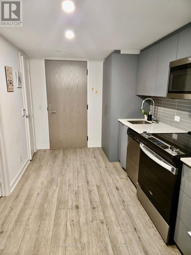 property at 30 Tretti Wy