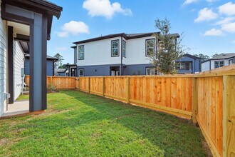 Soltera Rolling Pines in Conroe, TX - Building Photo - Building Photo