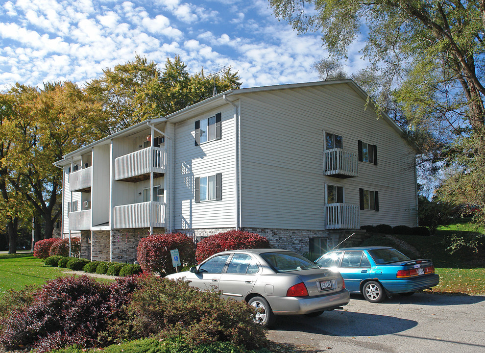 Echo Lake Apartments in Burlington, WI - Building Photo