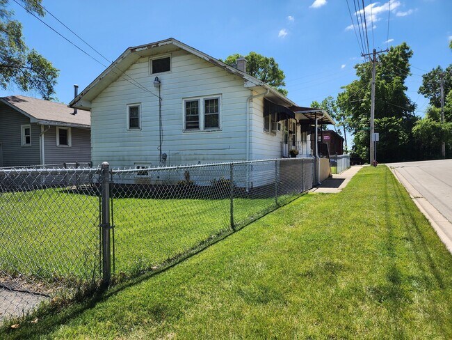 142 Arizona Ave in Joliet, IL - Building Photo - Building Photo