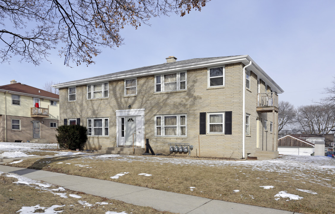 1632 W Bolivar Ave in Milwaukee, WI - Foto de edificio