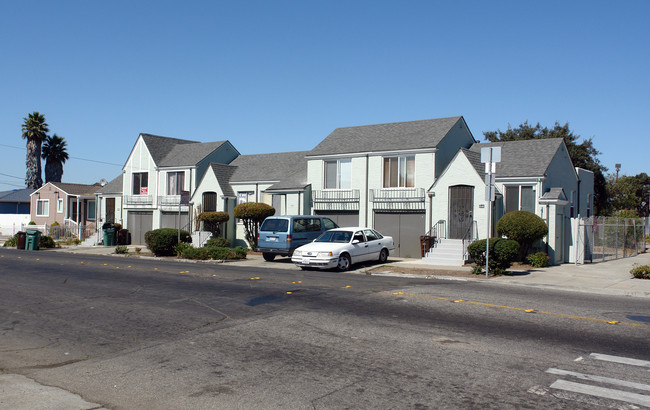 2209 Ohio Ave in Richmond, CA - Foto de edificio - Building Photo