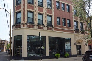 2737 N Spaulding Ave, Unit 812 in Chicago, IL - Building Photo