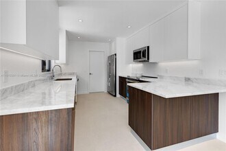 8000 SW 139th Ter in Palmetto Bay, FL - Building Photo - Building Photo