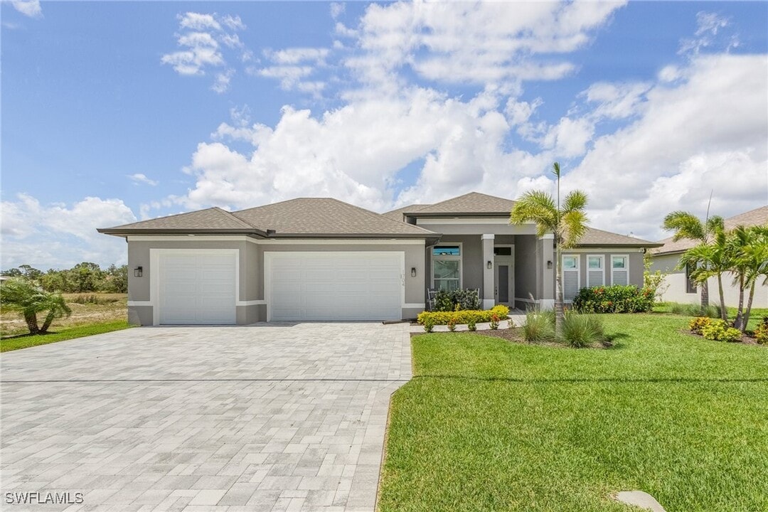 1704 SW 17th Ave in Cape Coral, FL - Building Photo