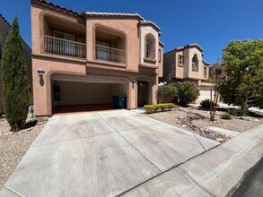 5028 W Lavaliere Ave in Las Vegas, NV - Foto de edificio - Building Photo