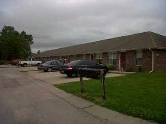 316-320 E Benning St in Odessa, MO - Building Photo