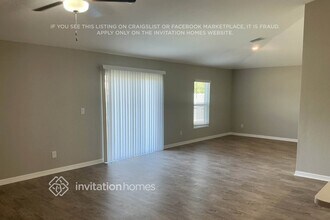 23478 Rocket Ave in Port Charlotte, FL - Foto de edificio - Building Photo