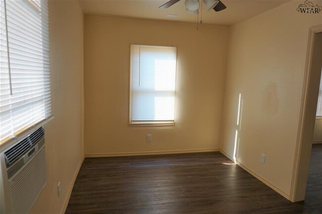 2007 10th St in Wichita Falls, TX - Building Photo - Building Photo