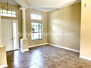 15604 Hampton Village Dr in Tampa, FL - Building Photo - Building Photo