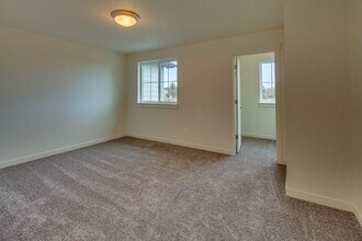 2549 NE Purcell Blvd in Bend, OR - Building Photo - Building Photo