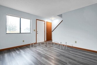 1726 River Bend Rd in Columbus, OH - Building Photo - Building Photo