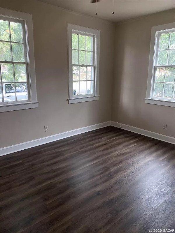 929 SW 13th St in Gainesville, FL - Foto de edificio - Building Photo