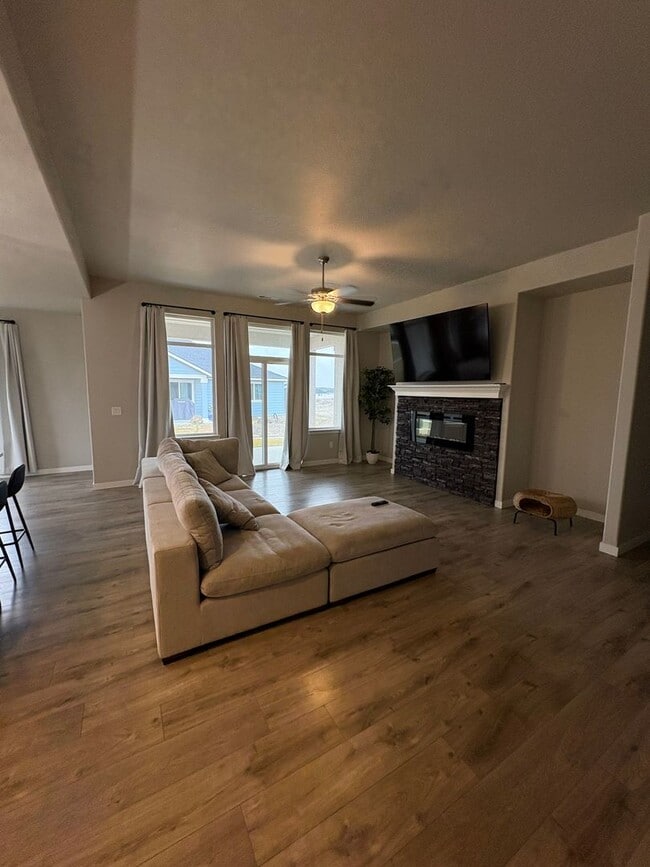 1107 5th Ave NE in Ephrata, WA - Building Photo - Building Photo