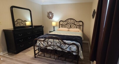 Furnished Units at 2131 Westmead in Decatur, AL - Building Photo - Building Photo