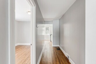 121 Oakland Pl, Unit #1 in Stratford, CT - Building Photo - Building Photo