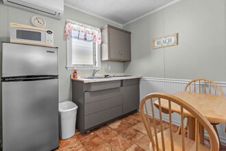 8 Traynor St in Old Orchard Beach, ME - Building Photo - Building Photo