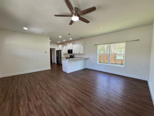 207 SW Rose Pointe Pl in Lake City, FL - Building Photo - Building Photo