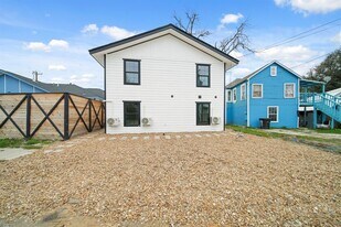 807 Cullen Blvd in Houston, TX - Building Photo