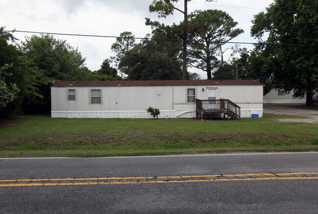 Bavarian Point Mobile Home Park in Wilmington, NC - Building Photo - Building Photo