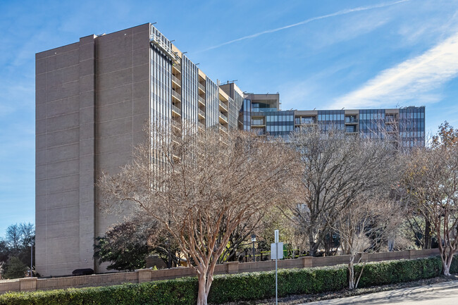 The Bonaventure in Dallas, TX - Building Photo - Building Photo