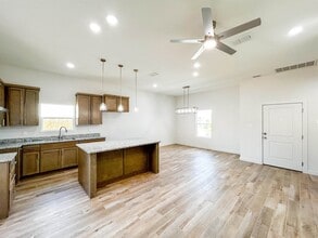 5008 Cherimoya Ln in Laredo, TX - Building Photo - Building Photo