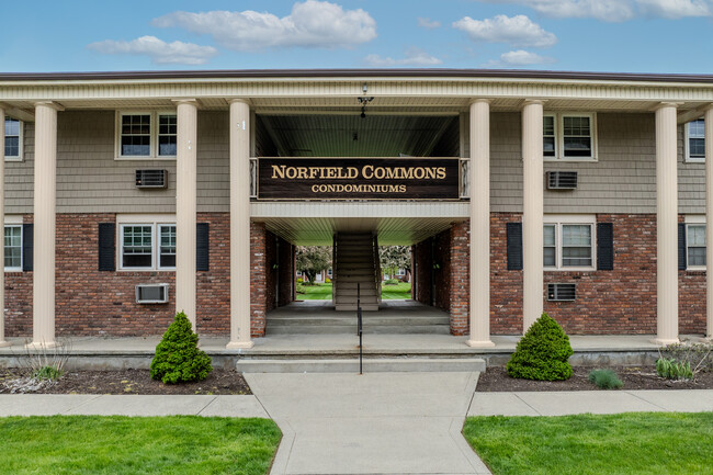 Norfield Commons Condominiums in Agawam, MA - Building Photo - Building Photo