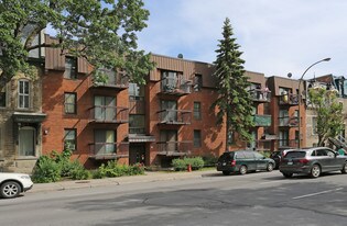 2390-2400 Saint-Antoine O in Montréal, QC - Building Photo