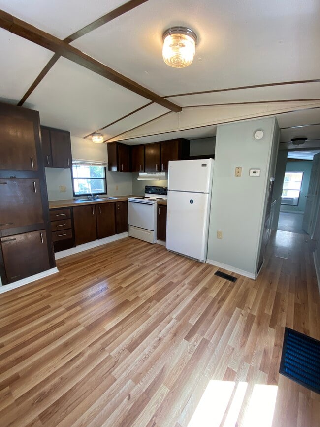 2207 Dora Dr in Pensacola, FL - Building Photo - Building Photo