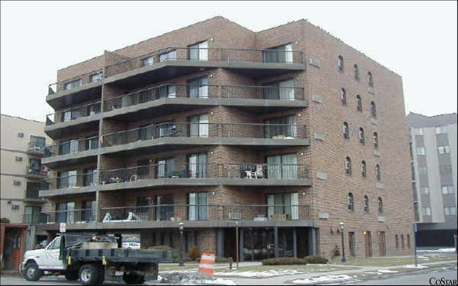 Sussex Apartments in Hackensack, NJ - Foto de edificio - Building Photo