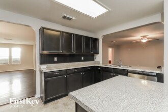 11019 Forest Shower in Live Oak, TX - Foto de edificio - Building Photo